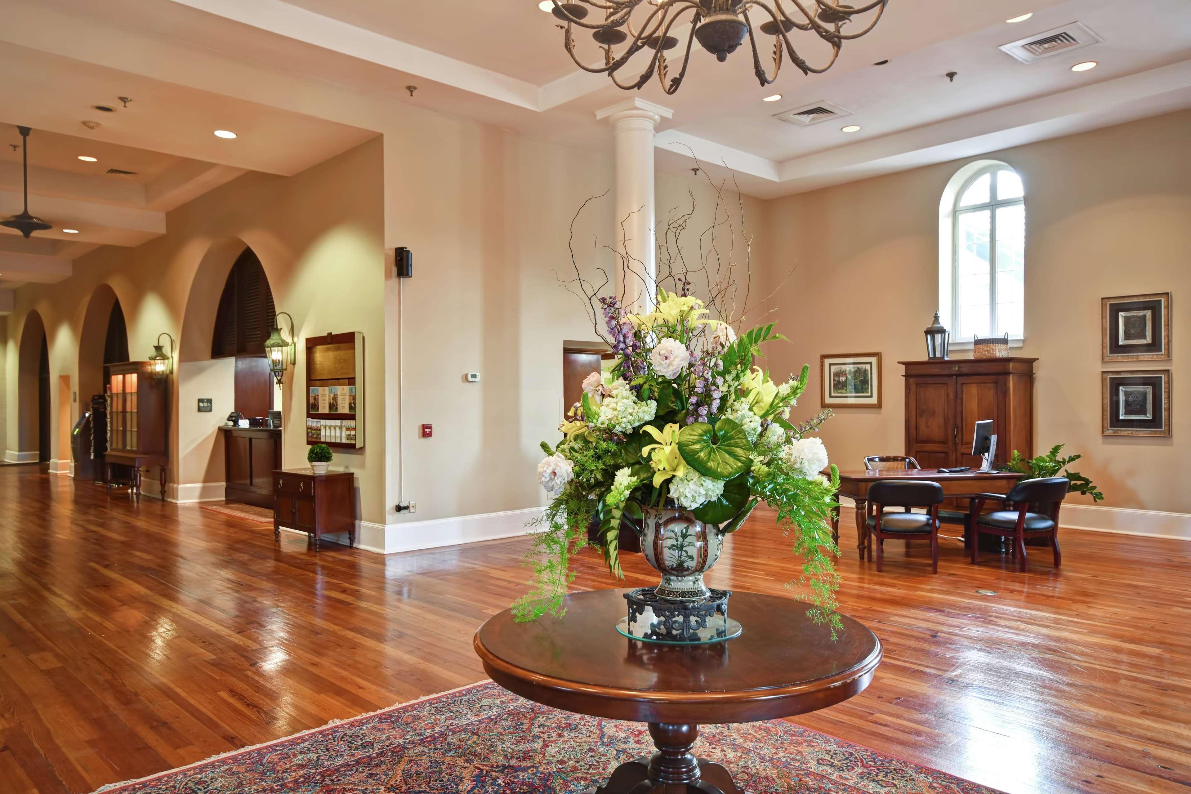 Embassy Suites Charleston - Historic District Exterior foto