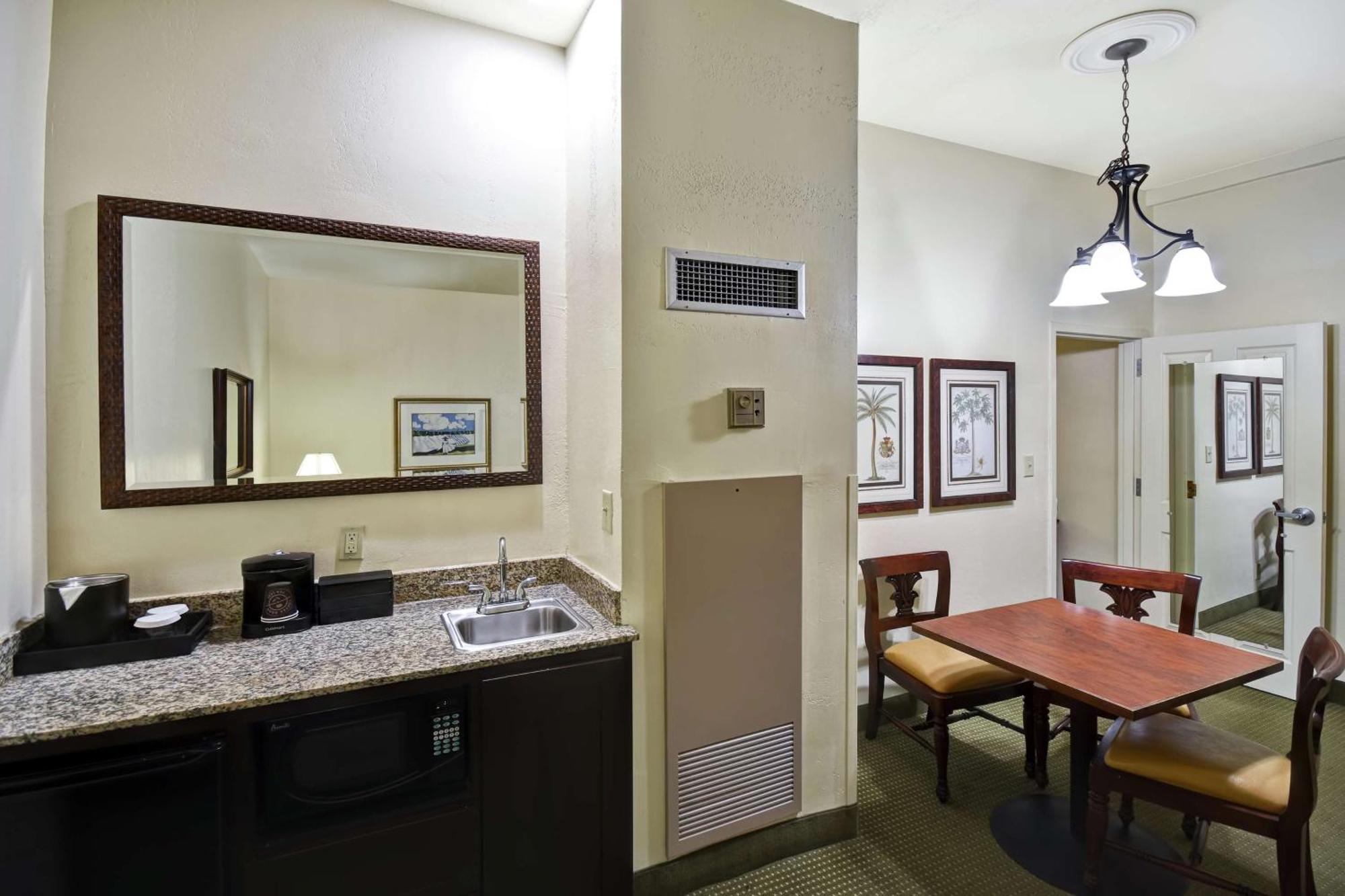 Embassy Suites Charleston - Historic District Exterior foto