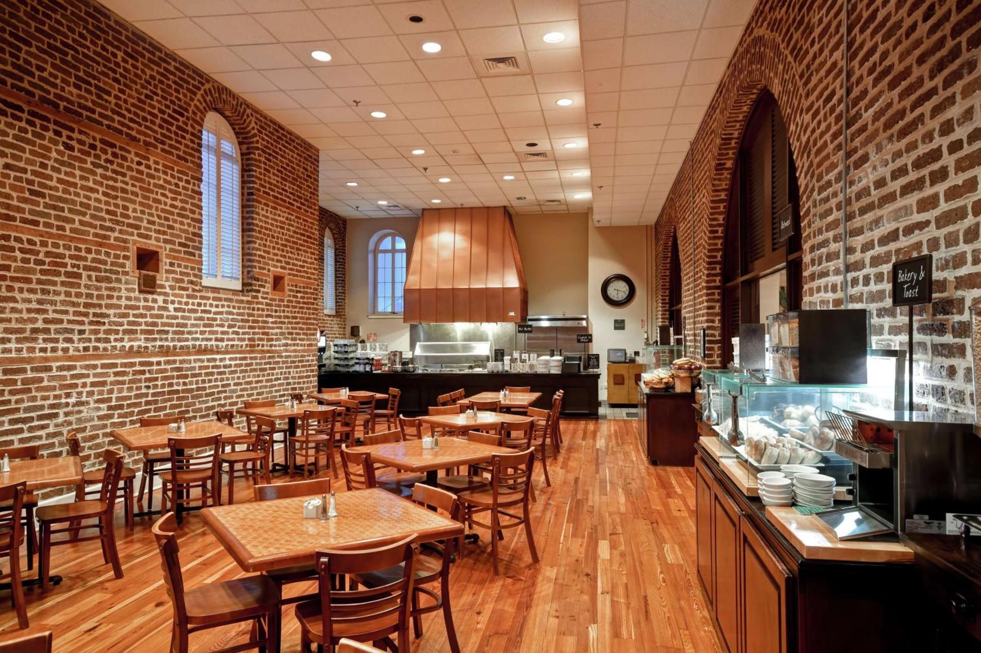 Embassy Suites Charleston - Historic District Exterior foto